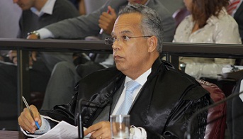 O Conselheiro Relator Gilberto Diniz